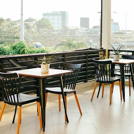 Travelbee Airport Inn 麦克坦 外观 照片