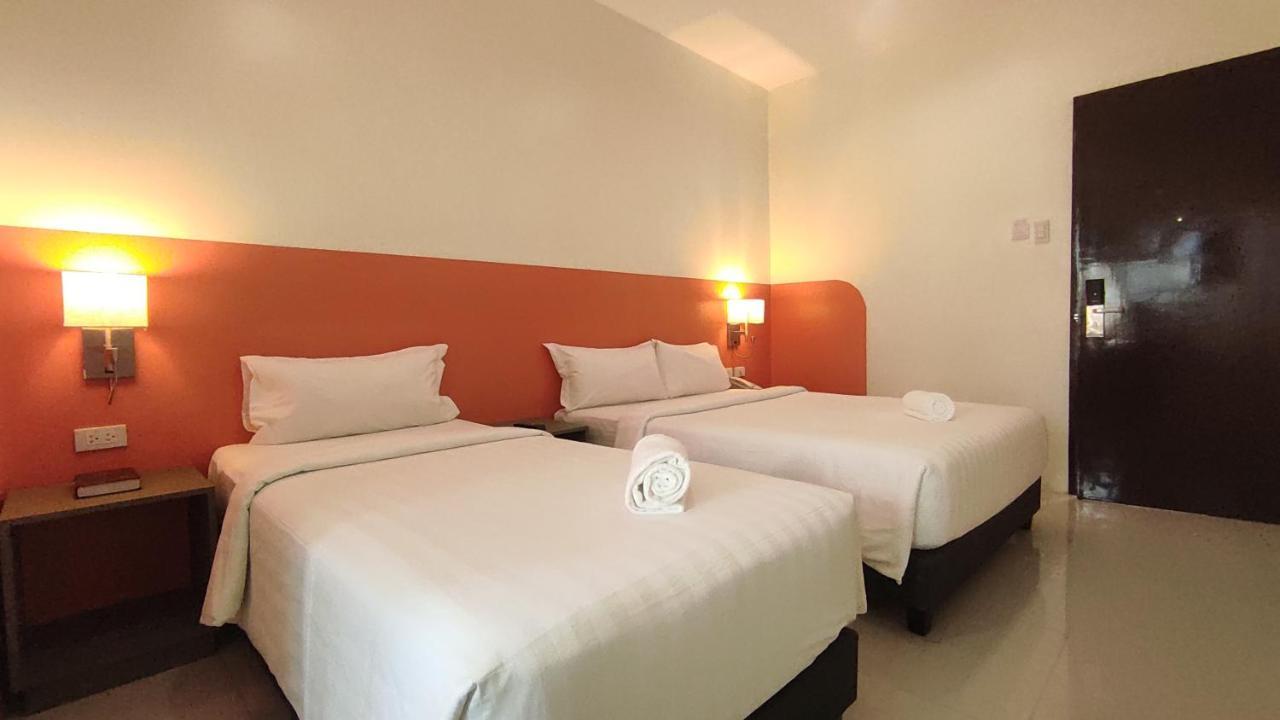 Travelbee Airport Inn 麦克坦 外观 照片