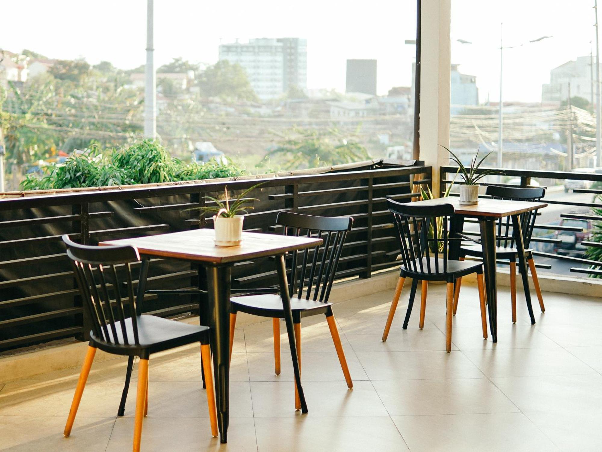 Travelbee Airport Inn 麦克坦 外观 照片