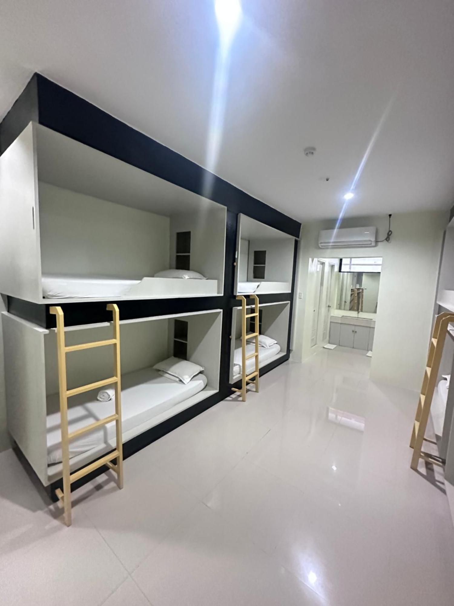 Travelbee Airport Inn 麦克坦 外观 照片