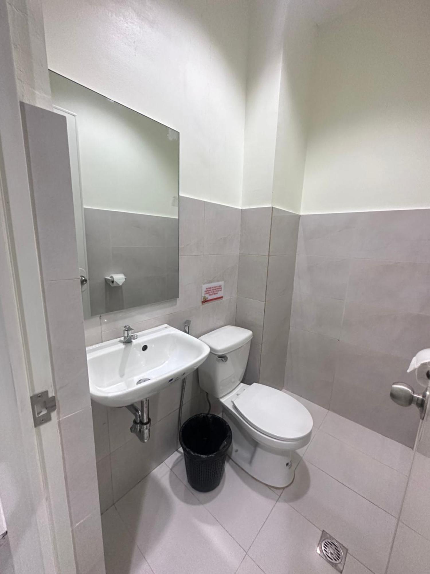 Travelbee Airport Inn 麦克坦 外观 照片