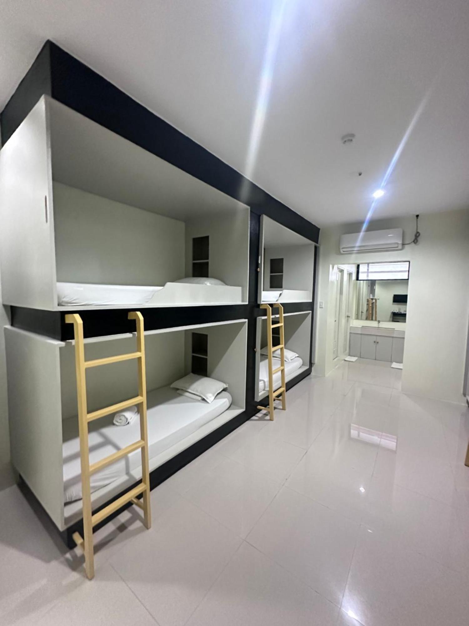 Travelbee Airport Inn 麦克坦 外观 照片